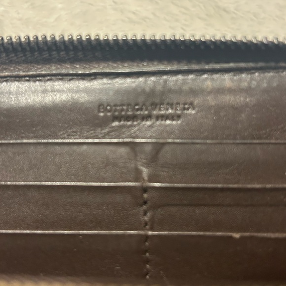 Authentic Bottega Vaneta Nappa Intrecciato Zip Around Wallet - Picture 7 of 13